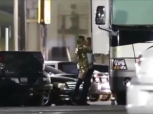 Soțul și soția au gă ...