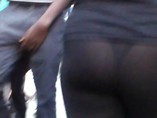 Blondei cu buze mari ...