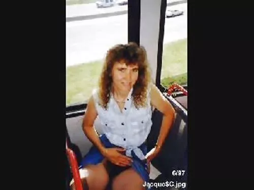 O larvă căsătorită c ...