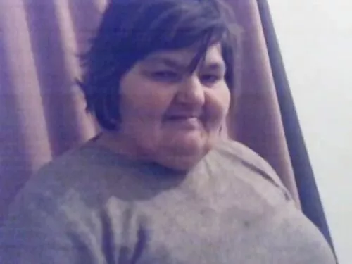 O fată frumoasă din  ...