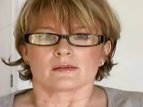 Latina anal pătrunsă ...