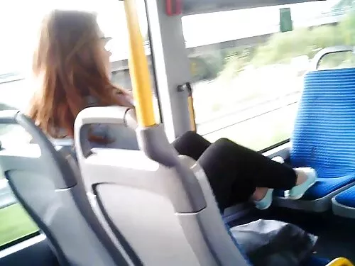 Fata cu sânii mici s ...