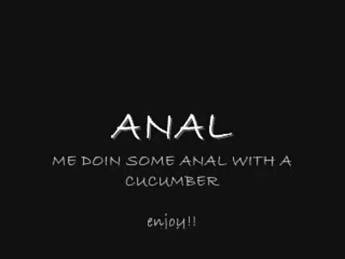 Fata emo goală se bu ...