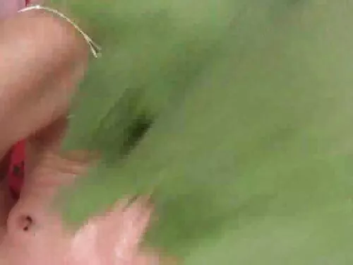Frumusețea busty cu  ...