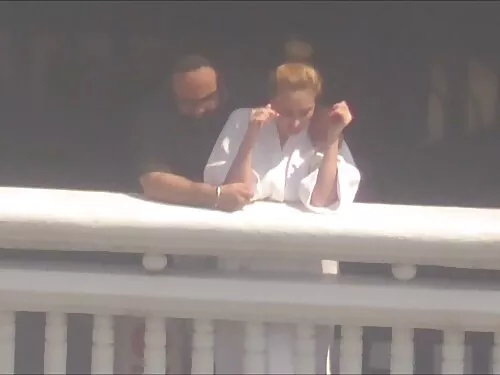 O tipă slabă cu sâni ...